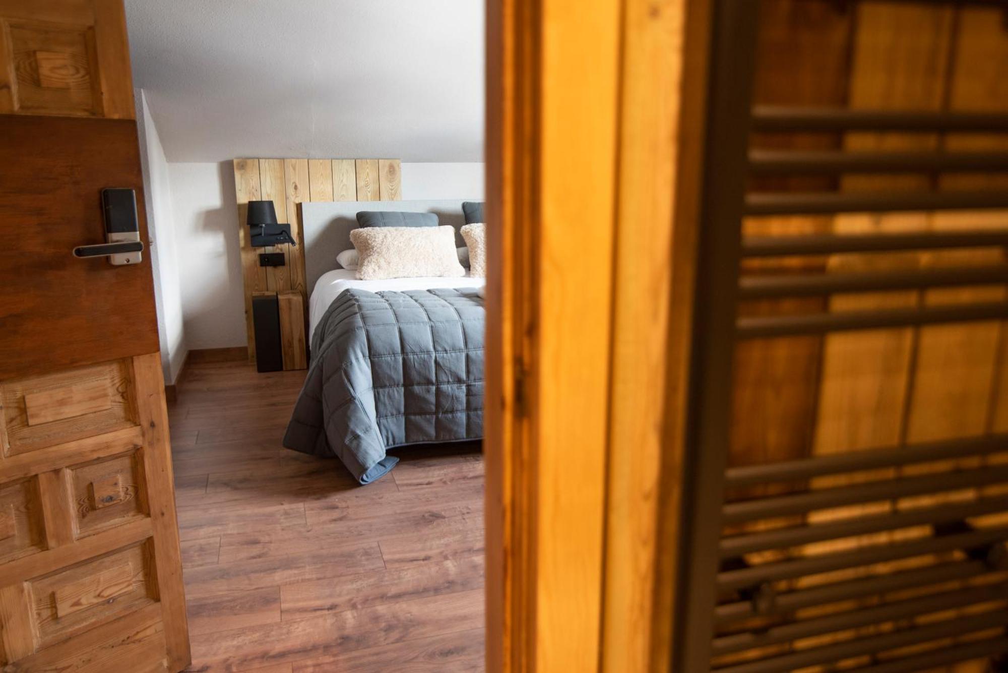 Borda Conangle Mountain Lodge 생쥴리아데로리아 외부 사진