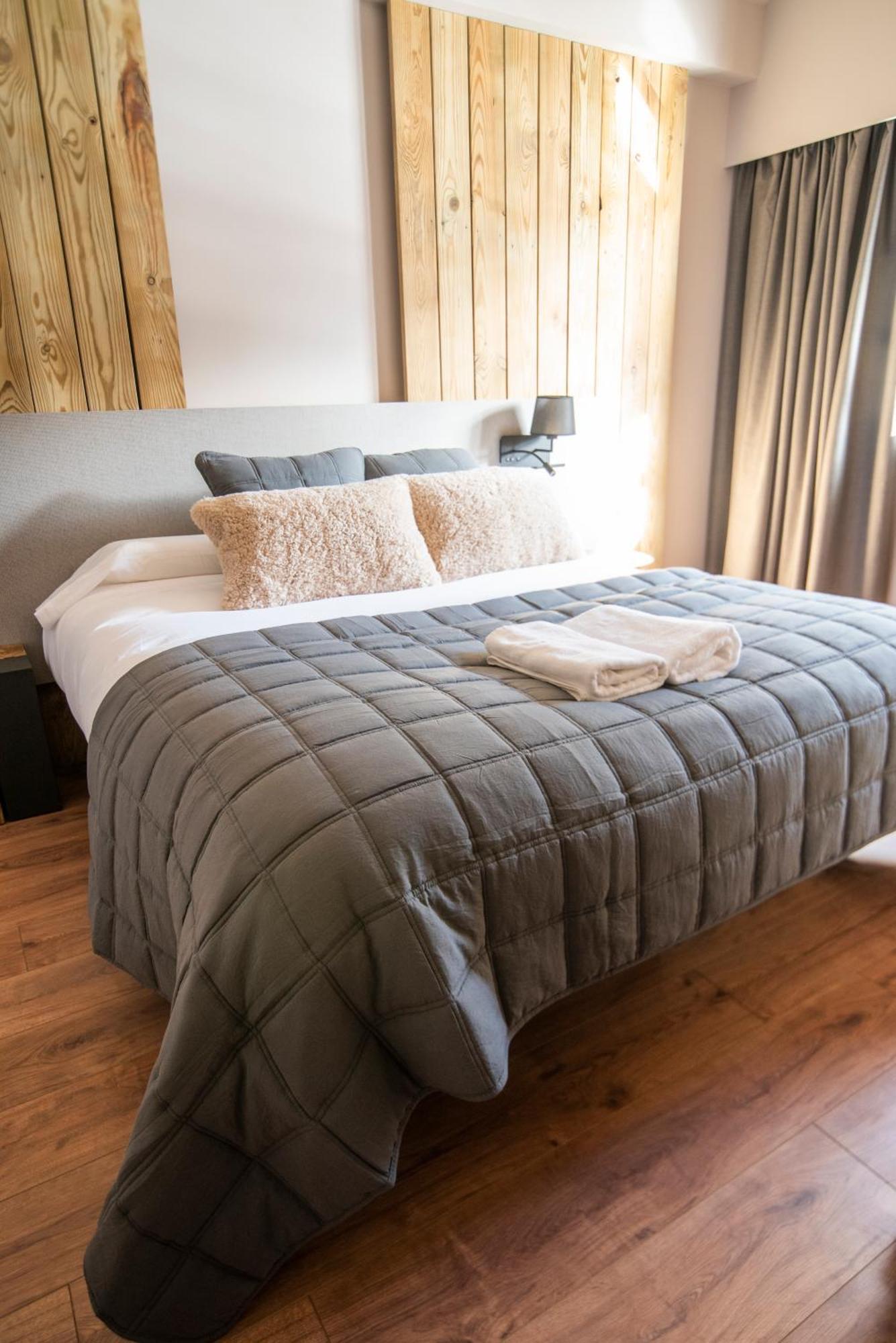 Borda Conangle Mountain Lodge 생쥴리아데로리아 외부 사진
